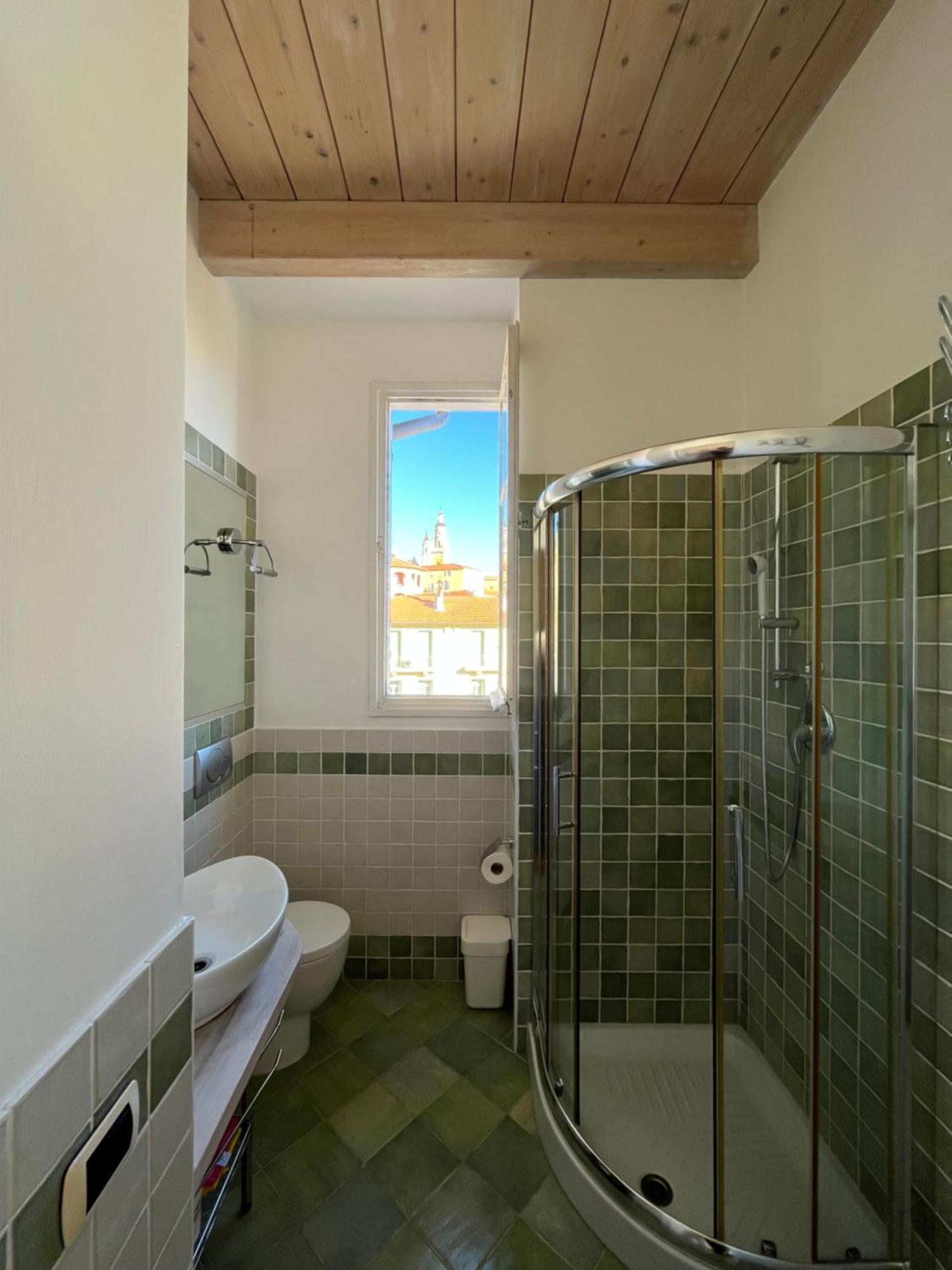 Maison Re- Splendido Appartamento Centro Mentone Екстериор снимка